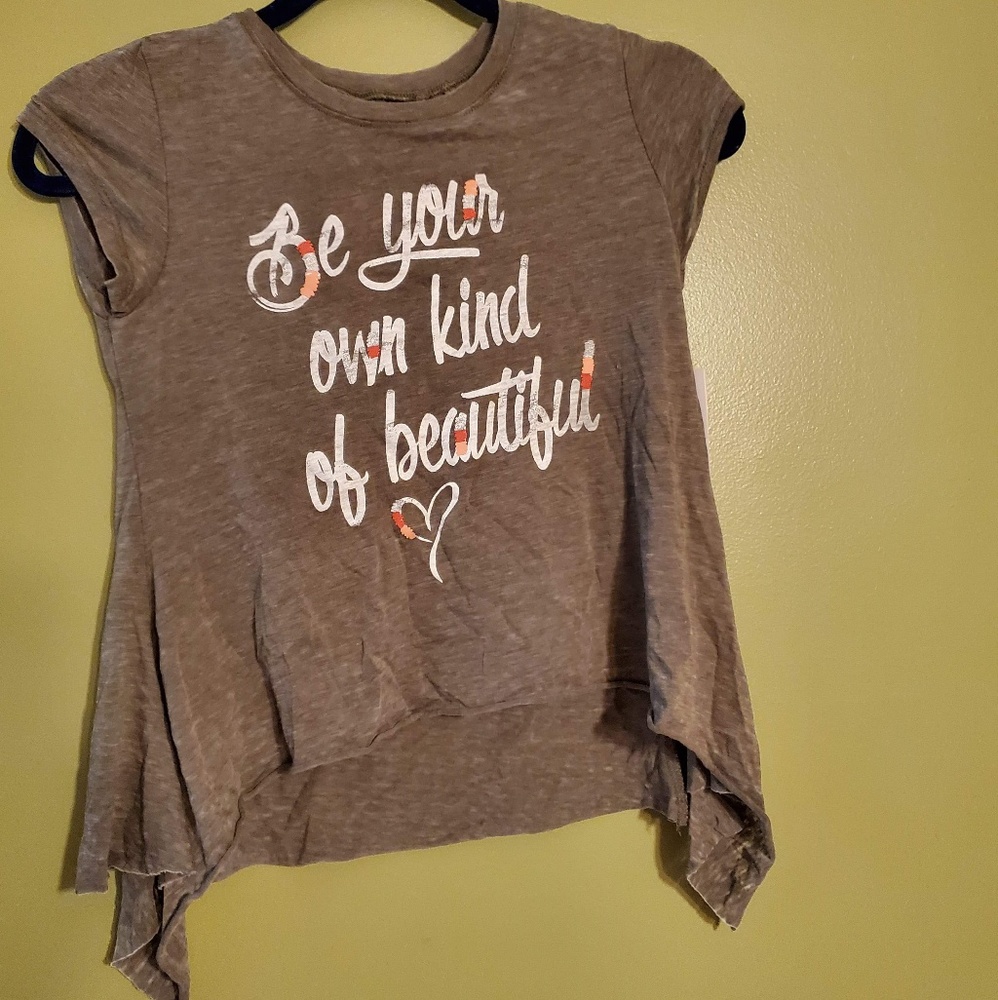 graphic tee be your own kind of beautiful